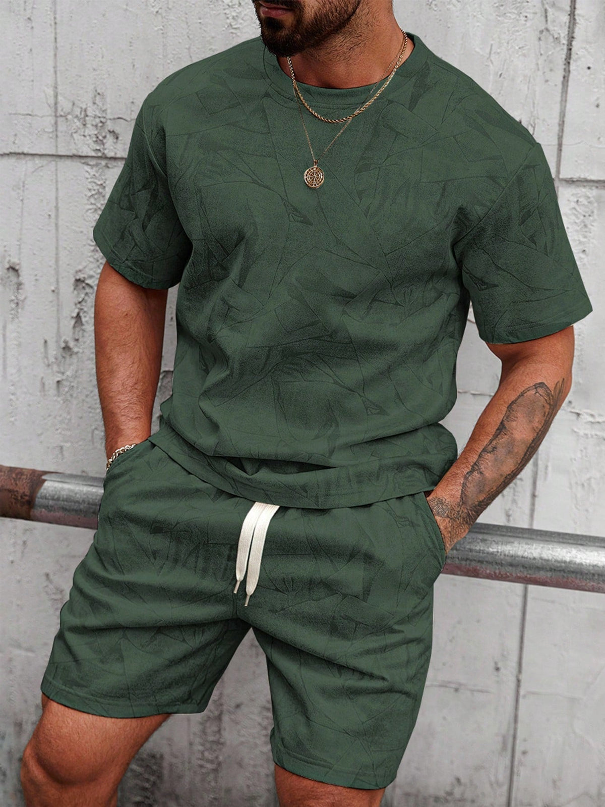 🩳Men's geometric print short-sleeved T-shirt paired with drawstring shorts two-piece set